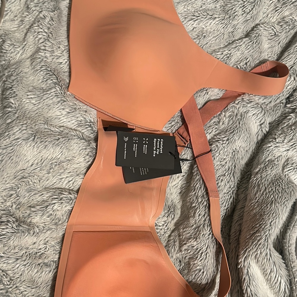 Chic Coral Sports Bra